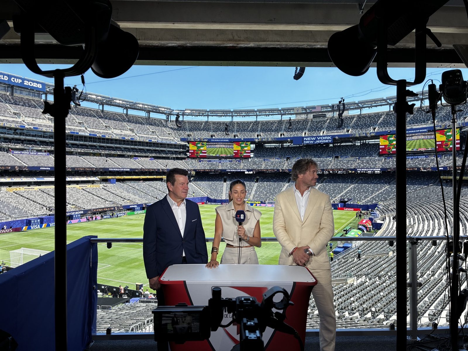 Live set at MetLife Stadium